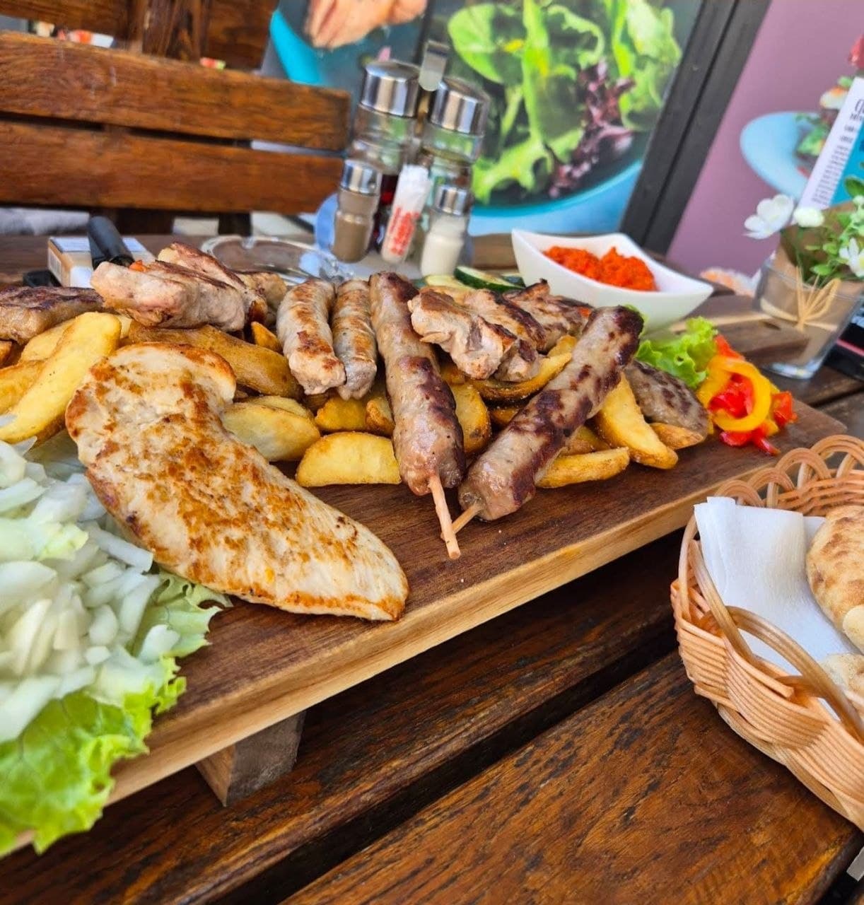 Deluxe Grill and Pancakes Bar food photo